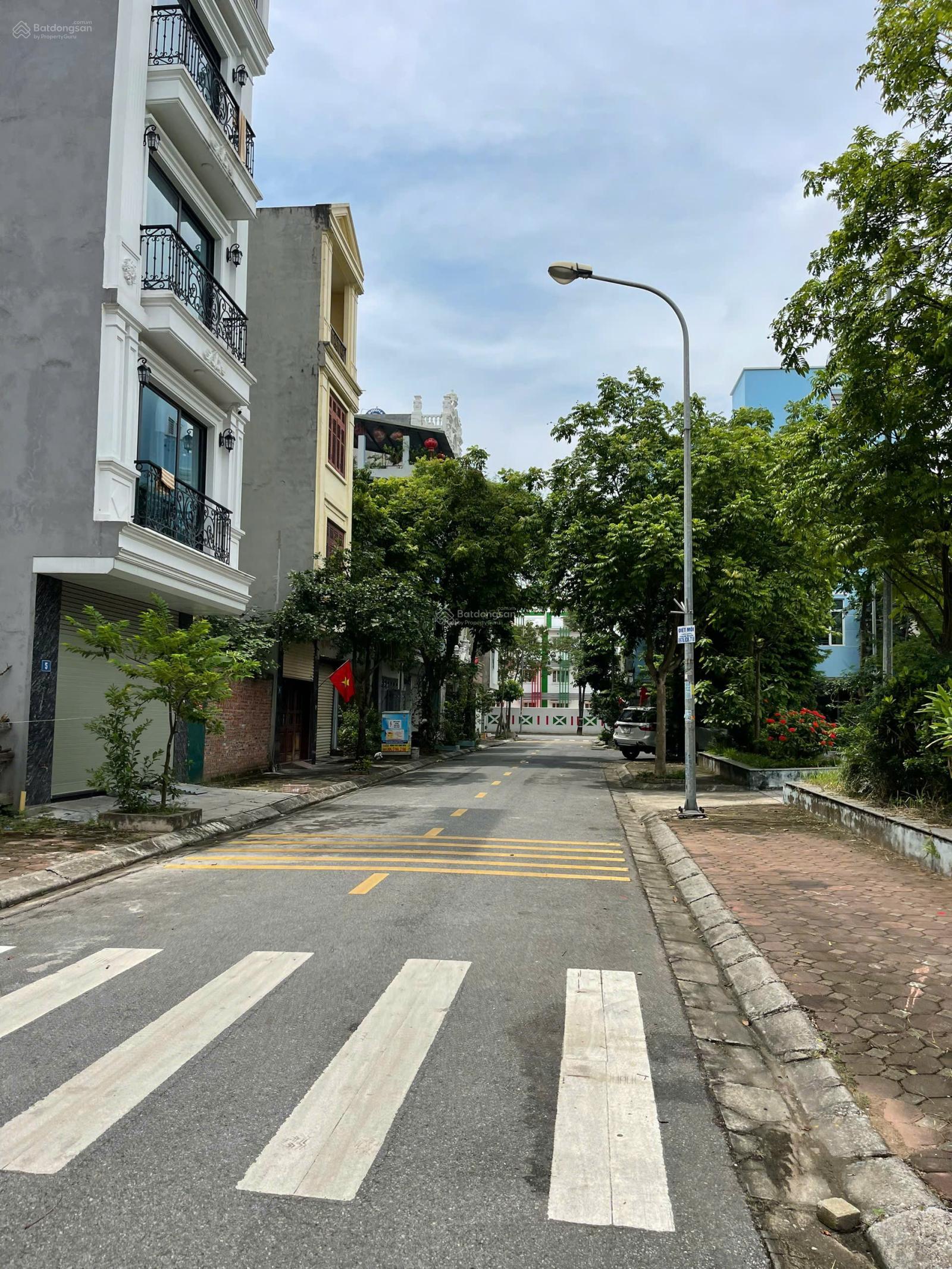 Bán đất tái định cư Giang Biên, 58m2 view vườn hoa cực đẹp