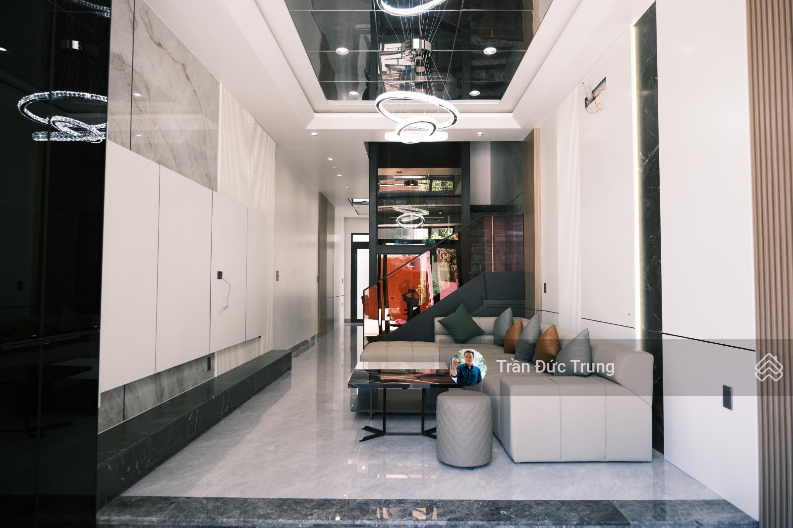 Siêu Phẩm 4 tầng thang máy 68m2 dân xây mới full đồ