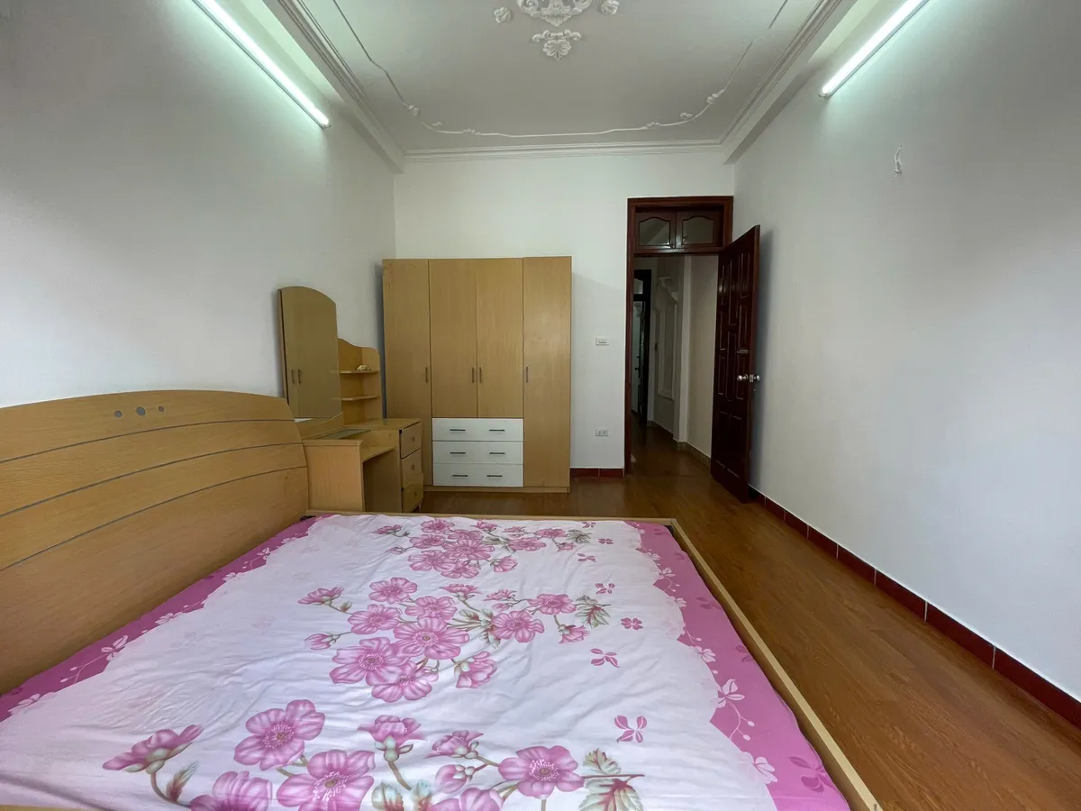 Bán Nhà đường Giải Phóng, Hoàng Mai, Ôtô đỗ cửa 15m Ô tô Tránh 45m giá 9.3 tỷ.
