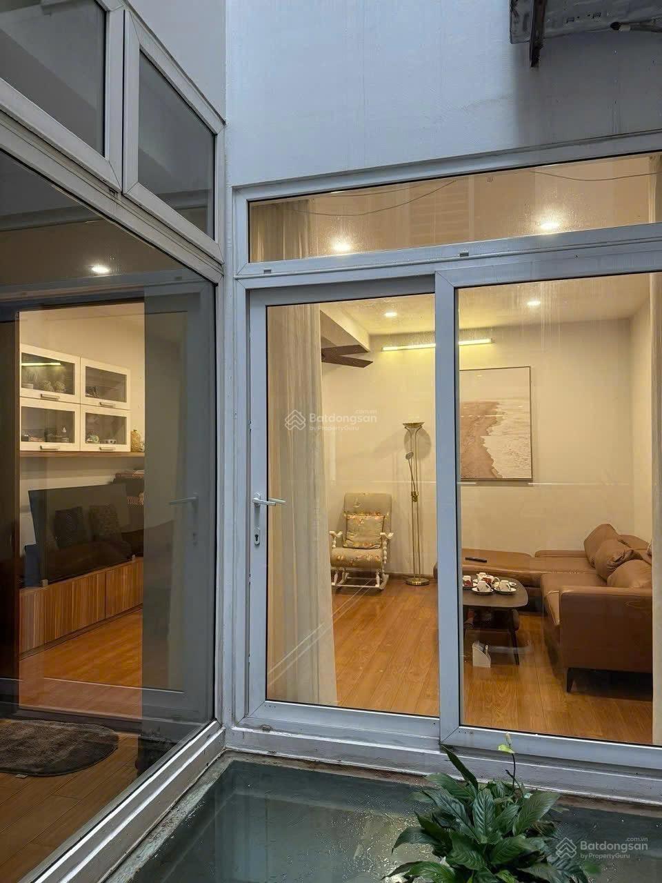Cho thuê nhà 100m2 * 5 tầng mặt ngõ 279 Đội Cấn Ngọc Hà, Ba Đình, giá 33 triệu