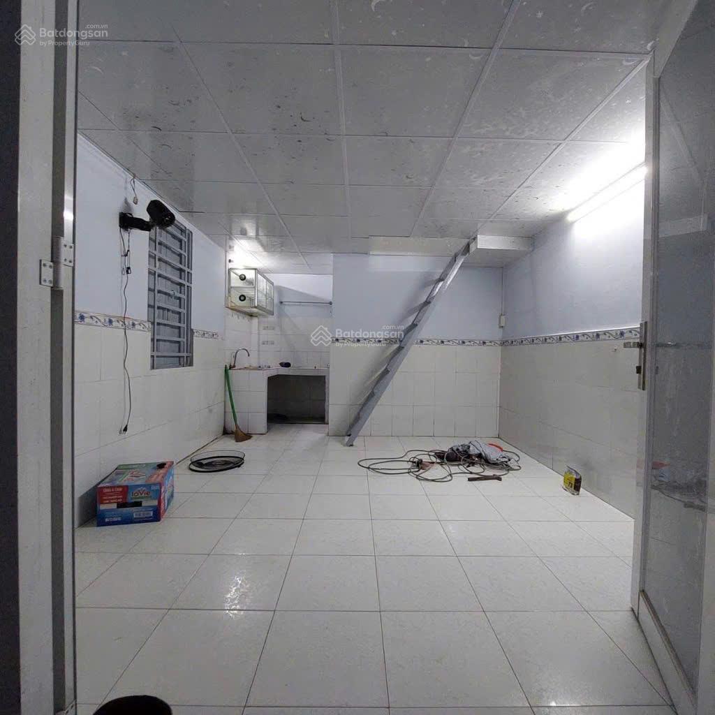 Bán nhà riêng tại Phước Long B, Quận 9, 3 tỷ, 33m2, view đẹp, nhiều tiện ích