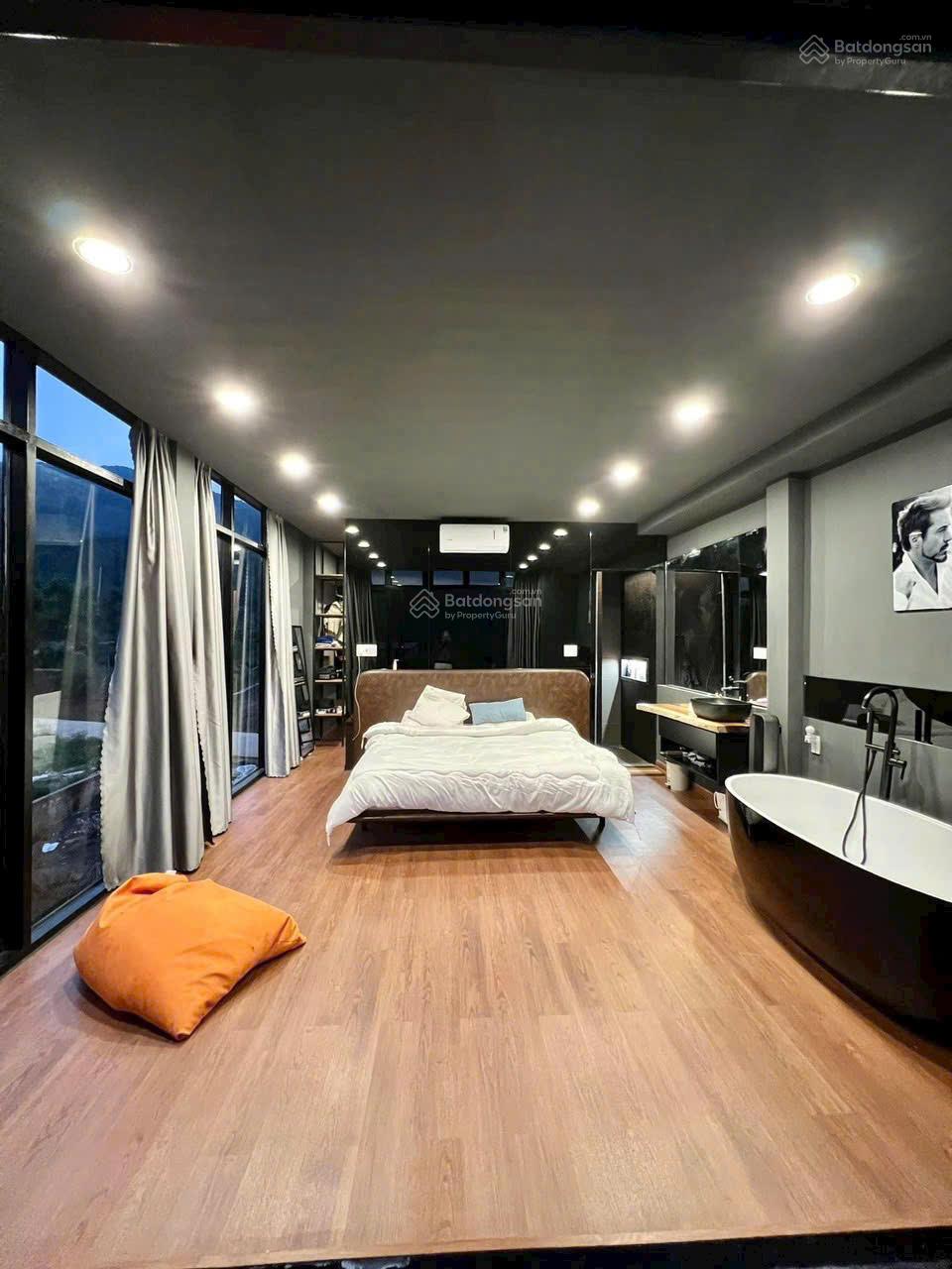 Căn nhà nhỏ giữa rừng thông  Không khí mát mẻ quanh năm, chỉ 3,05 tỷ!