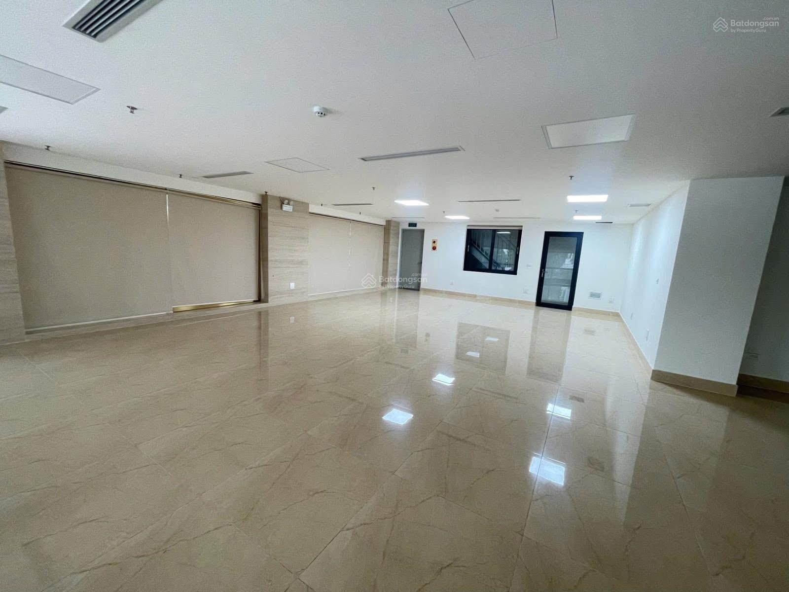 Cho thuê văn phòng Trần Thái Tông - Cầu Giấy - DT 320m2 - giá 50tr/tháng có TL mạnh