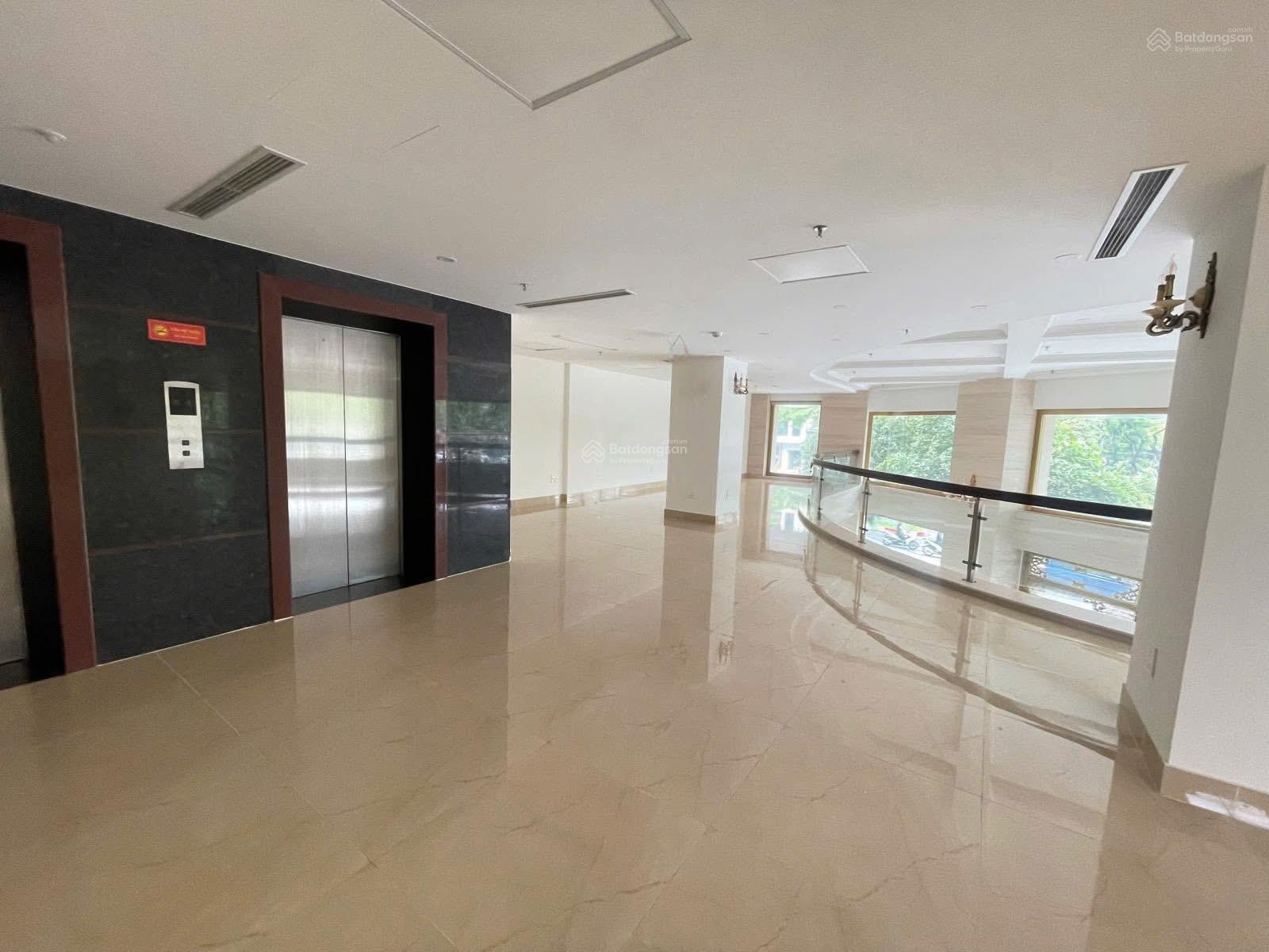 Cho thuê văn phòng Trần Thái Tông - Cầu Giấy - DT 320m2 - giá 50tr/tháng có TL mạnh