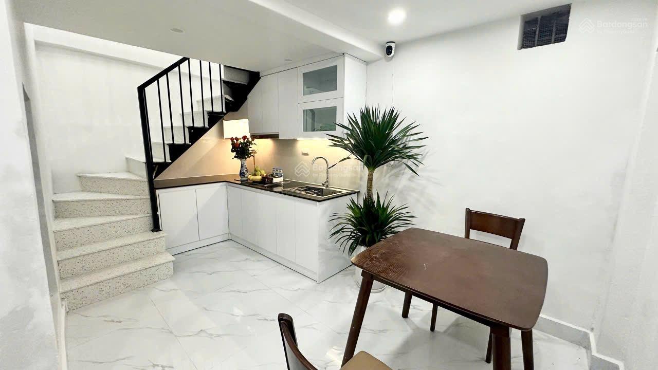 Chính chủ bán nhà riêng ngõ 68 Đội Cấn, 26m, 5 tầng 3 ngủ, full nội thất, 2 mặt ngõ, 5,2 tỷ