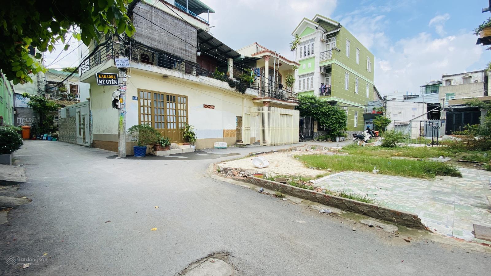 Lô đất 2 mặt tiền đường xe hơi còn sót lại 7x10m 6.99 tỷ cách Dân Chủ 70m