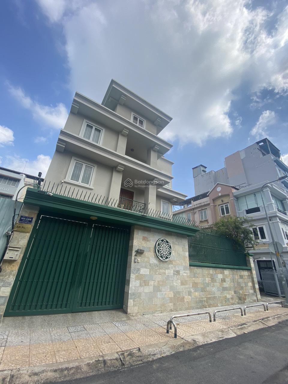 Chính chủ bán biệt thự hồ bơi khu compound Eden Nguyễn Văn Hưởng, Quận 2. 338m2, 3 tầng. Giá 99tỷ