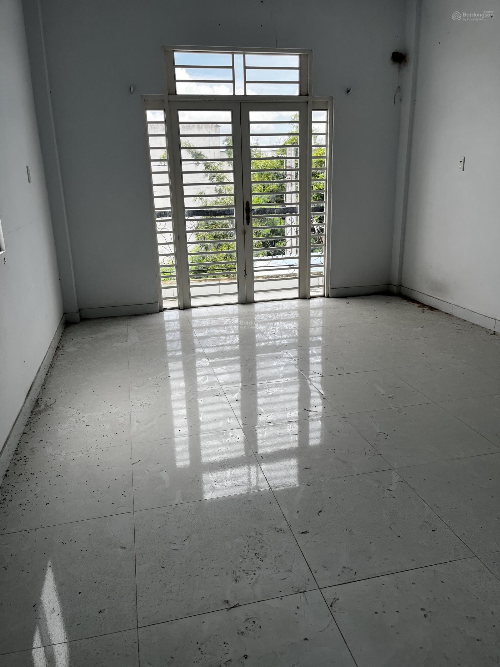 Bán nhà gấp đường tỉnh lộ 835, DT 4mx30m, 1 lầu, giá 2 tỷ (TL), hẻm 6m ( gần ngã tư Xoài Đôi).