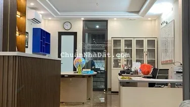 Gấp bán nhà mặt phố giá cắt lỗ chỉ 27 tỷ 74m2 8 tầng, mặt tiền 4.5m Giáp Bát, Hoàng Mai cực chất