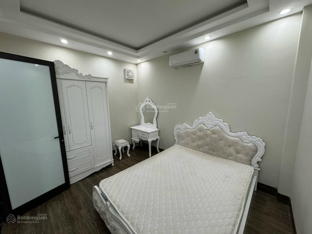 Gấp bán nhà mặt phố giá cắt lỗ chỉ 27 tỷ 74m2 8 tầng, mặt tiền 4.5m Giáp Bát, Hoàng Mai cực chất