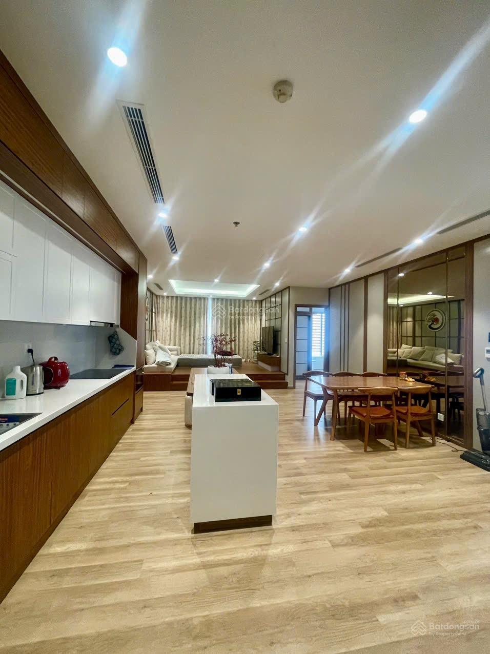 Hoa hậu đẹp nhất Ecopark căn hộ 3 phòng ngủ Landmark 113m2 nội thất Nhật, 13tỷ view Hồ Thiên Nga