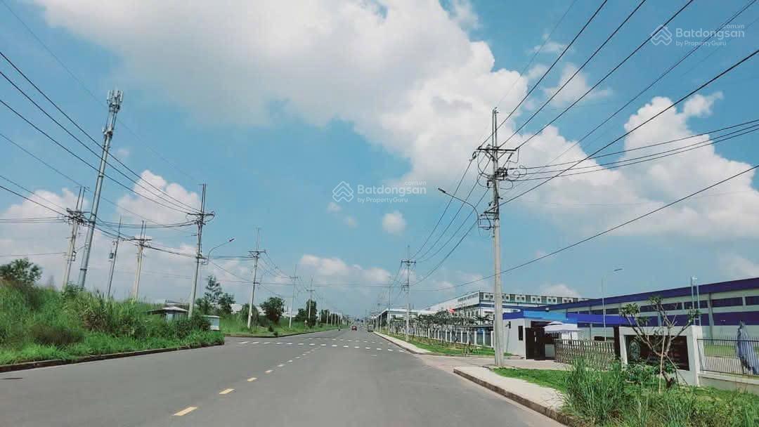Bán Đất SKk Xây Dựng Nhà Xưởng 18500m2 Giá Chỉ 185 Đô /1m2 Bán Đất SKk Xây Dựng Nhà Xưởng 18500m2 Giá Chỉ 185 Đô /1m2