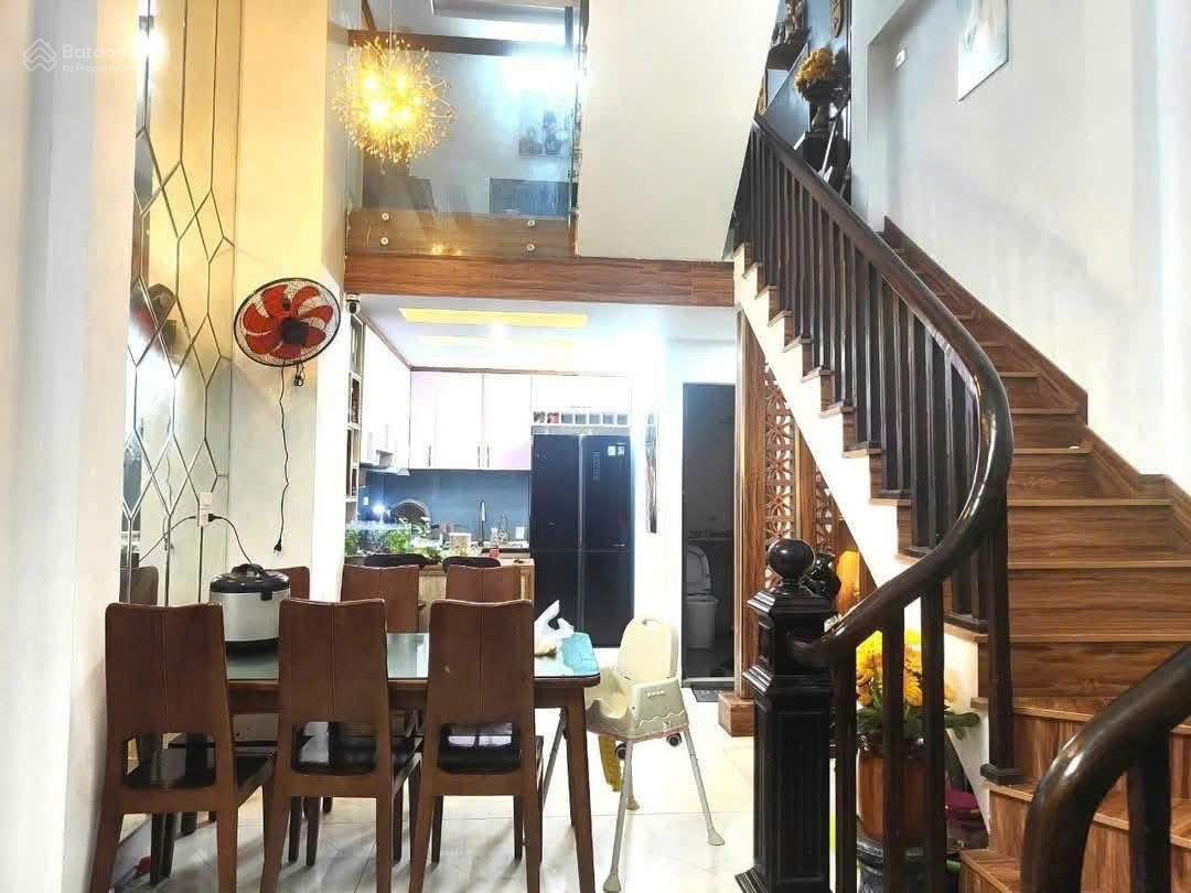 KHU VỰC CẦU DIỄN - LÔ GÓC 2 THOÁNG VĨNH VIỄN VF3 ĐỖ CỬA