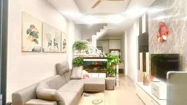Bán gấp nhà 30m2x4tầng, 3PN, 4WC Xuân Thuỷ, gần Đại Học Sư Phạm. 3m ra oto tránh , 8,5 tỷ có TL