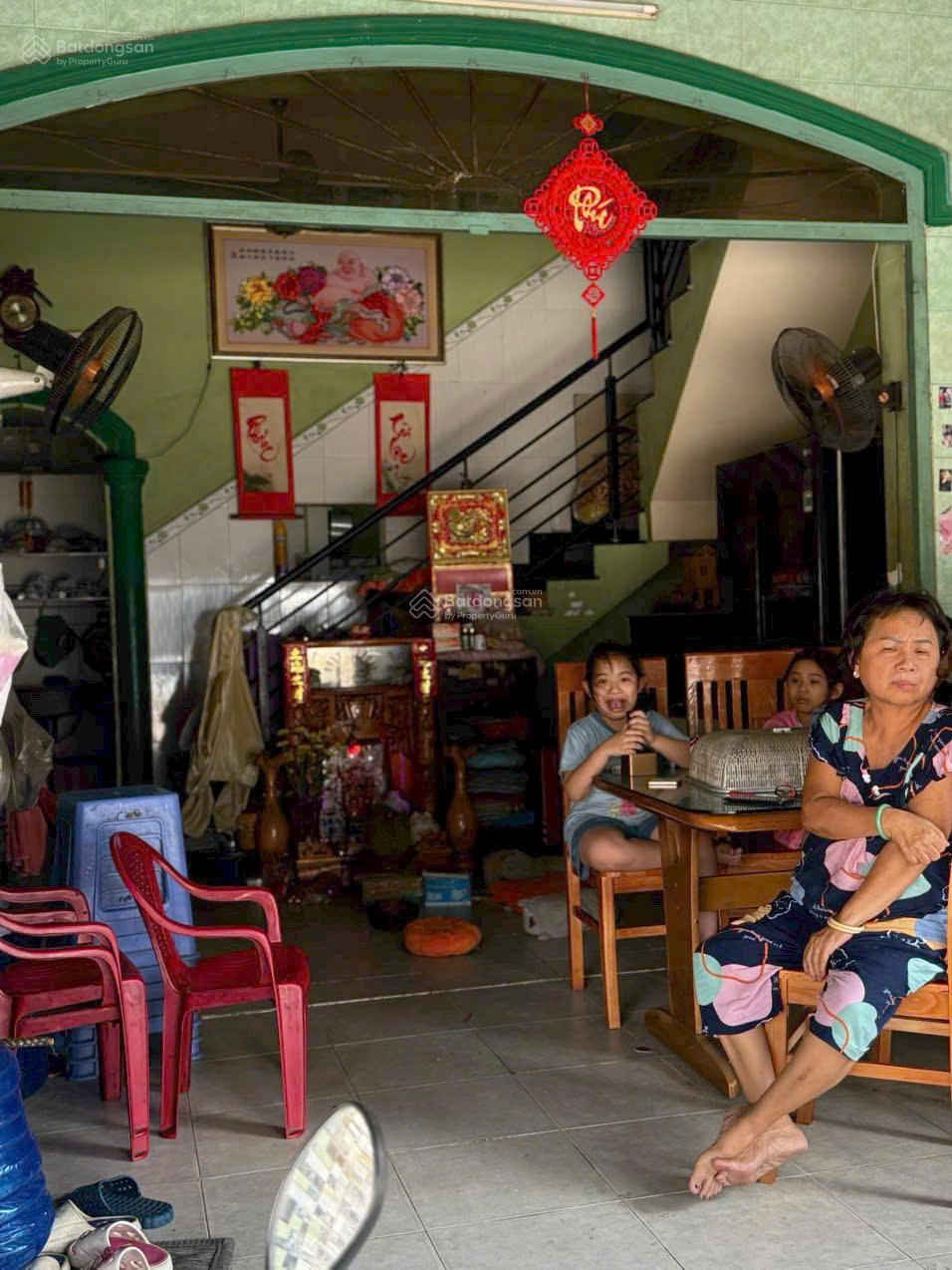 Chủ ngộp gởi bán nhà mặt tiền đường Bùi Hữu Nghĩa 1trệt 1lầu, 72m2, sổ riêng 8,8x8,7=72m2 sổ riêng