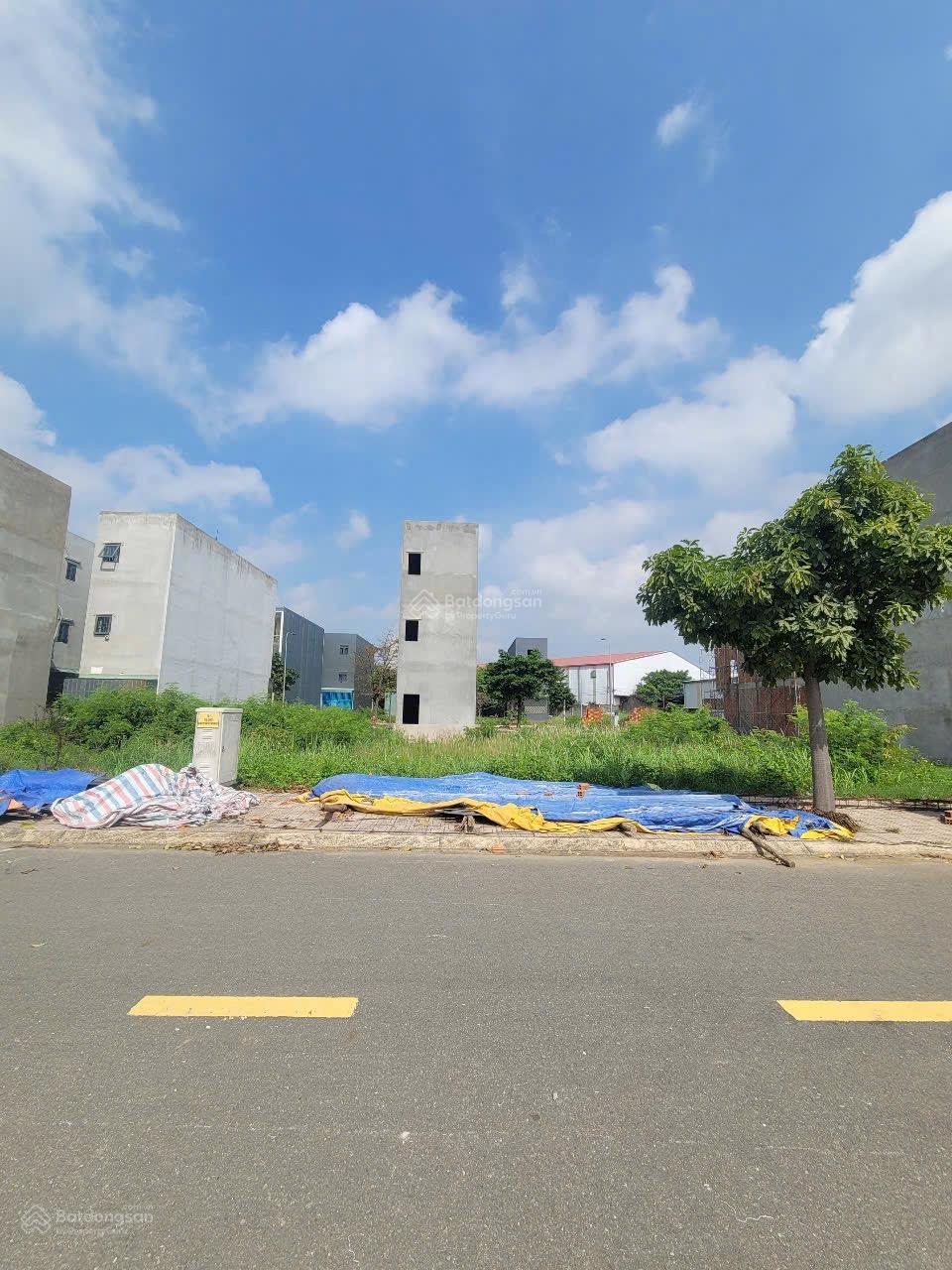 Bán đất ngay kdc Phú Hồng Thịnh chỉ 3 tỷ sỡ hữu 76m2 , cách đường DT743 chỉ 100m , Shr chính chủ