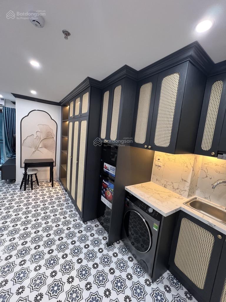 Quốc Tử Giám có toà nhà căn hộ dịch vụ thiết kế Châu Âu 8 tầng thang máy dòng tiền siêu tốt