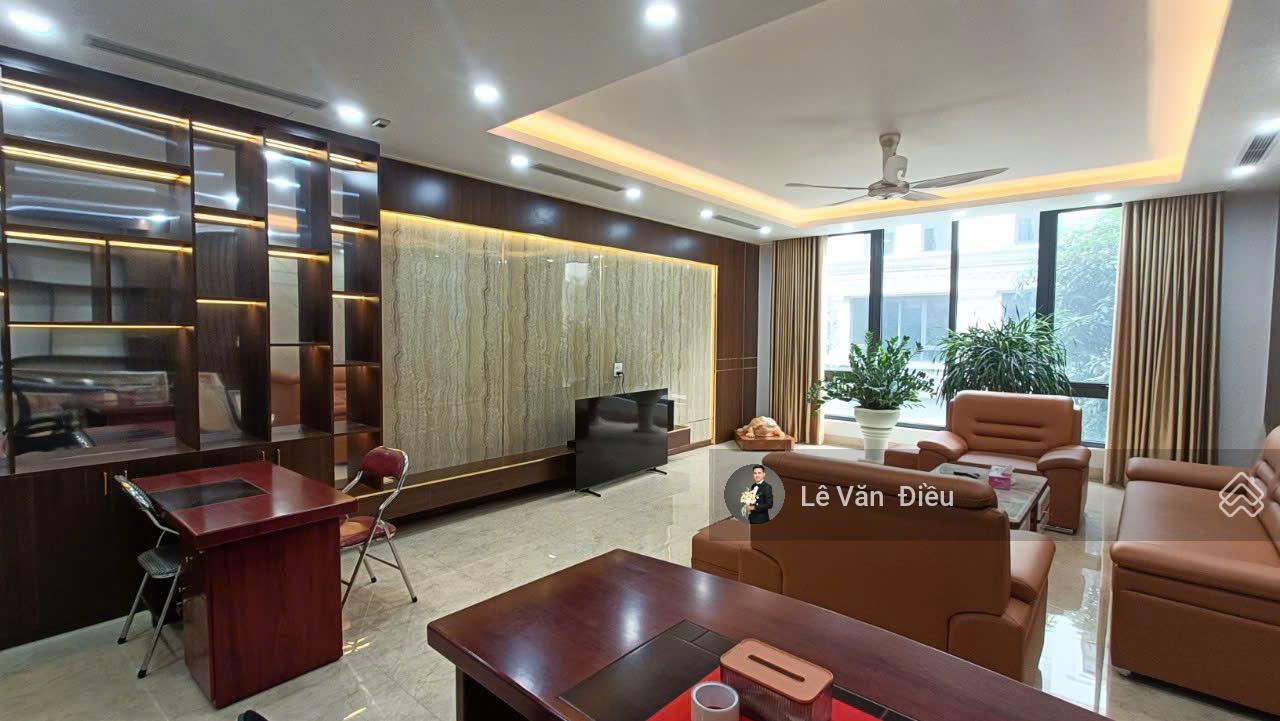 Cho thuê liền kề Vinhomes Riverside Long Biên, 90m² view hồ, full nội thất, giá chỉ 32 triệu/tháng