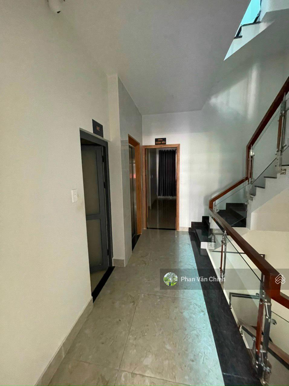 Nhà nguyên căn Vạn Phúc City, Thủ Đức, Hoàn thiện có thang máy gía 36,5 triệu