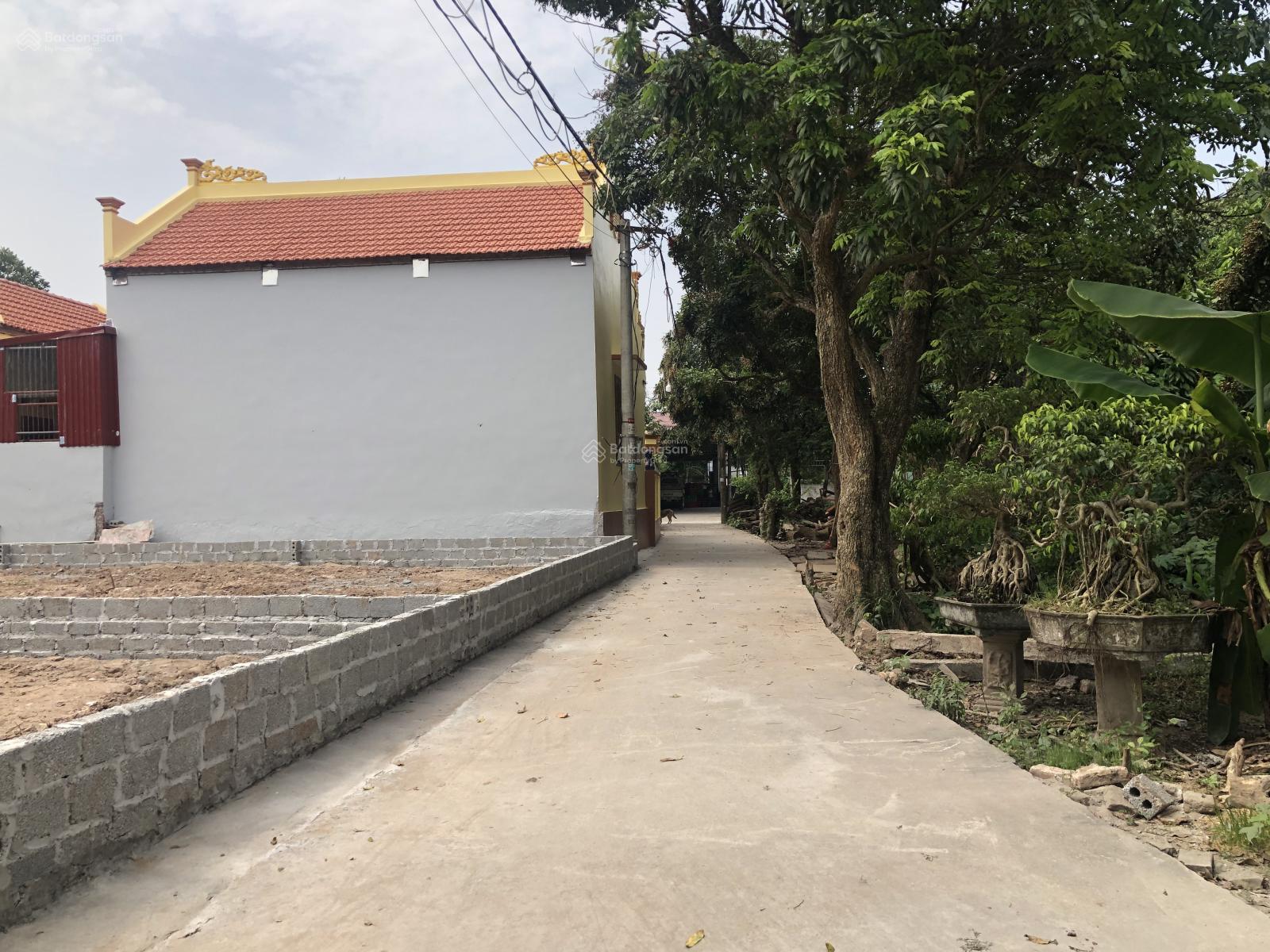 Bán đất Tân Hưng,vị trí đẹp, ô tô đỗ cửa, cách 20m ra đường ô tô tránh, DT 120m2, MT 8m,giá 1,7 tỷ.