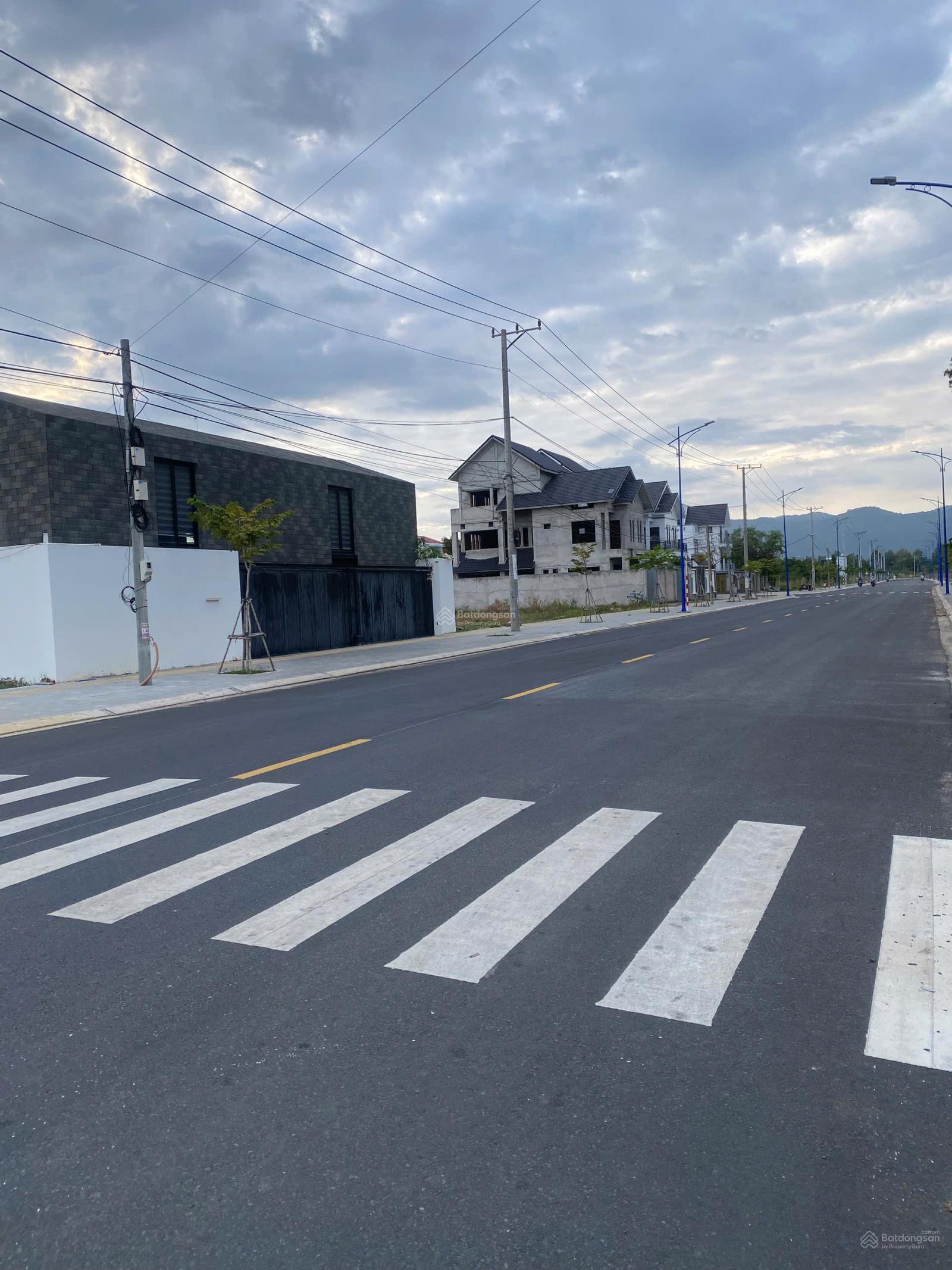 Bán villa nghỉ dưỡng, biệt thự ngay trung tâm Tp. Bà Rịa vị trí đắc địa, đường Lê Đại Hành