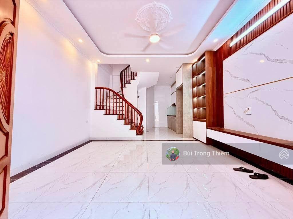 5,X TỶ SỞ HỮU NHÀ 5 TẦNG LÔ GÓC DIỆN TÍCH 35M Ô TÔ ĐỖ CỬA - VÀO NHÀ Ở BÁT KHỐI, LONG BIÊN