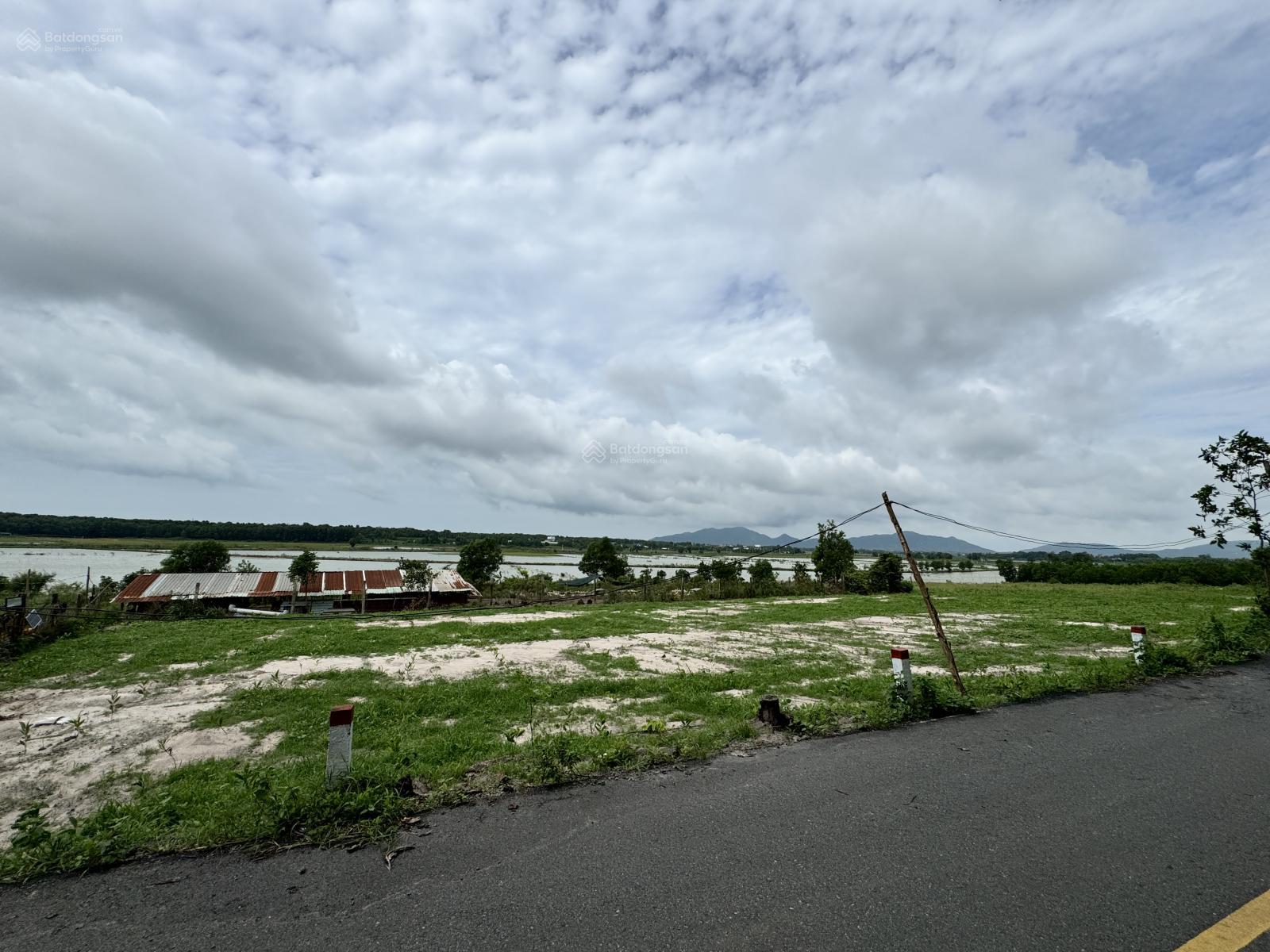 Cần bán: Đất vườn nghỉ dưỡng giá rẻ vị trí đep cách biển Phước Hải 6km