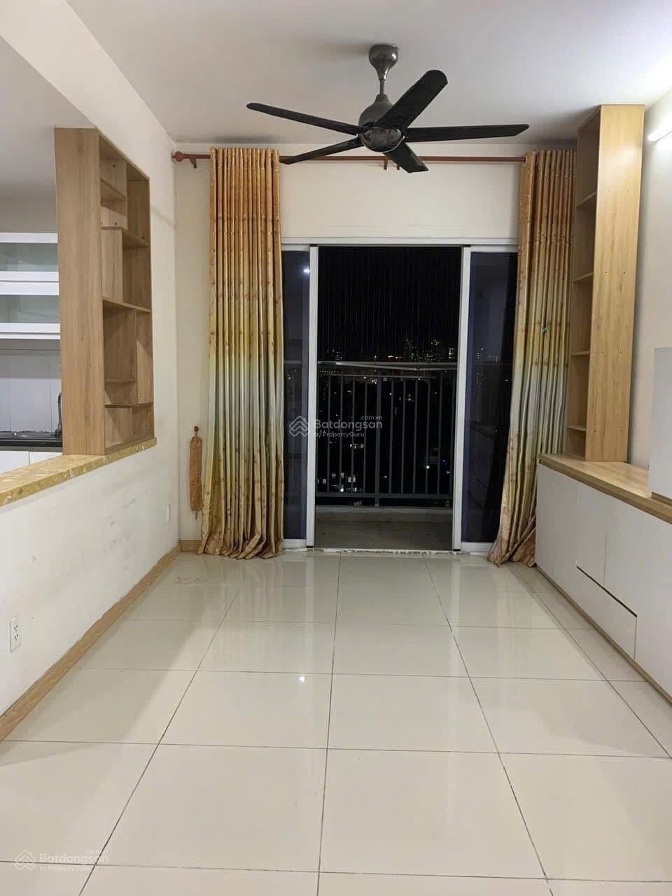 0909 686 *** cho thuê căn hộ Jamona City Đào Trí 2PN 2WC có tủ bếp nhà lót gỗ giá 9tr/th