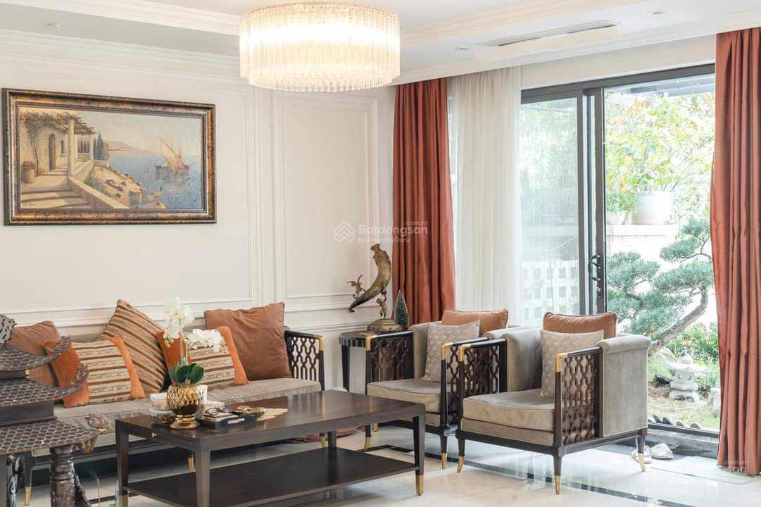 Bán nhà Bồ Đề, Long Biên: 34m2, 5 tầng, hơn 6 tỷ, ô tô đỗ cổng, sát hồ, full nội thất, 0944 311 ***