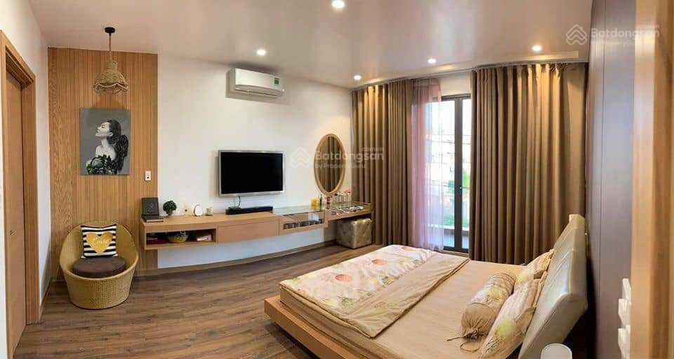 Bán nhà Đức Giang, quận Long Biên: 50m2, 3 tầng, 5.75 tỷ, dân xây, ngõ nông thoáng, 0944 311 ***