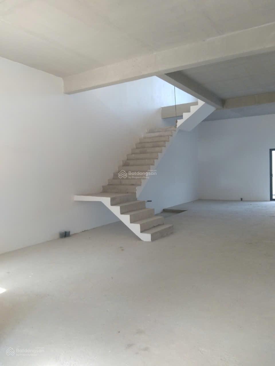 Cần bán nhanh căn Verosa Park DT 6x22.5m nhà thô - Hàng hiếm - xây 1 trệt 3 lầu . Căn ngay hồ bơi. Cần bán nhanh căn Verosa Park DT 6x22.5m nhà thô - Hàng hiếm - xây 1 trệt 3 lầu . Căn ngay hồ bơi.