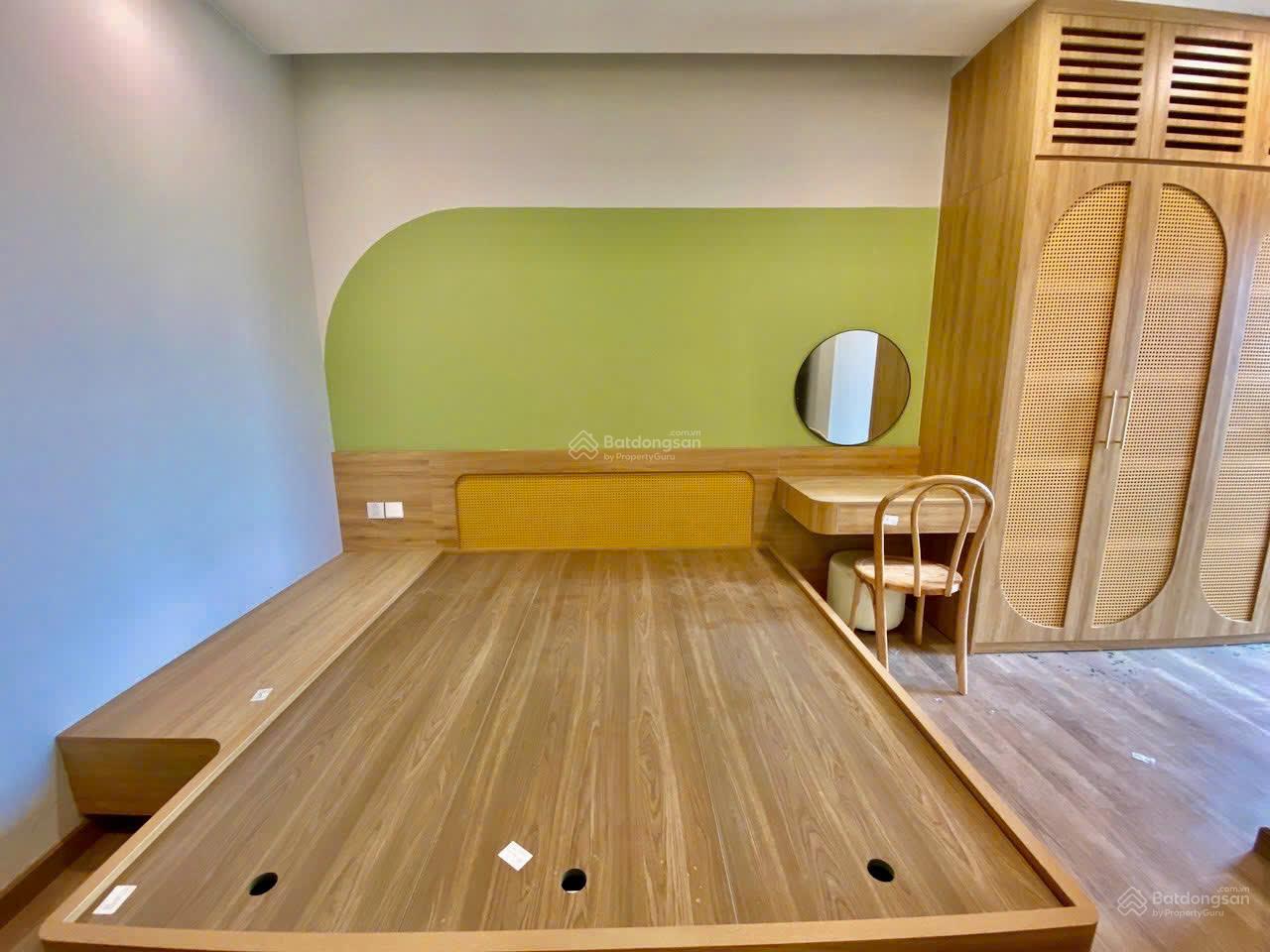 Vay bank cần bán gấp 2PN 2VS Onsen Ecopark view hồ full đồ 4,985 tỷ. LH 0979 981 ***