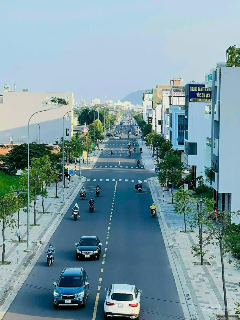 Lô đất vị trí vàng - đường số 4 (Thích Quảng Đức) cạnh Phong Châu - chỉ 10.5 tỷ