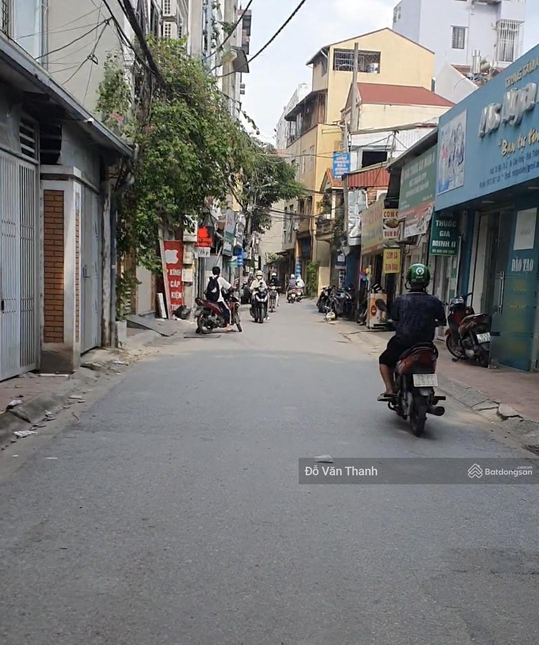 Bán nhà gần mặt phố 36m mt 3,8m giá hơn 6 tỏi,văn hội bắc từ liêm