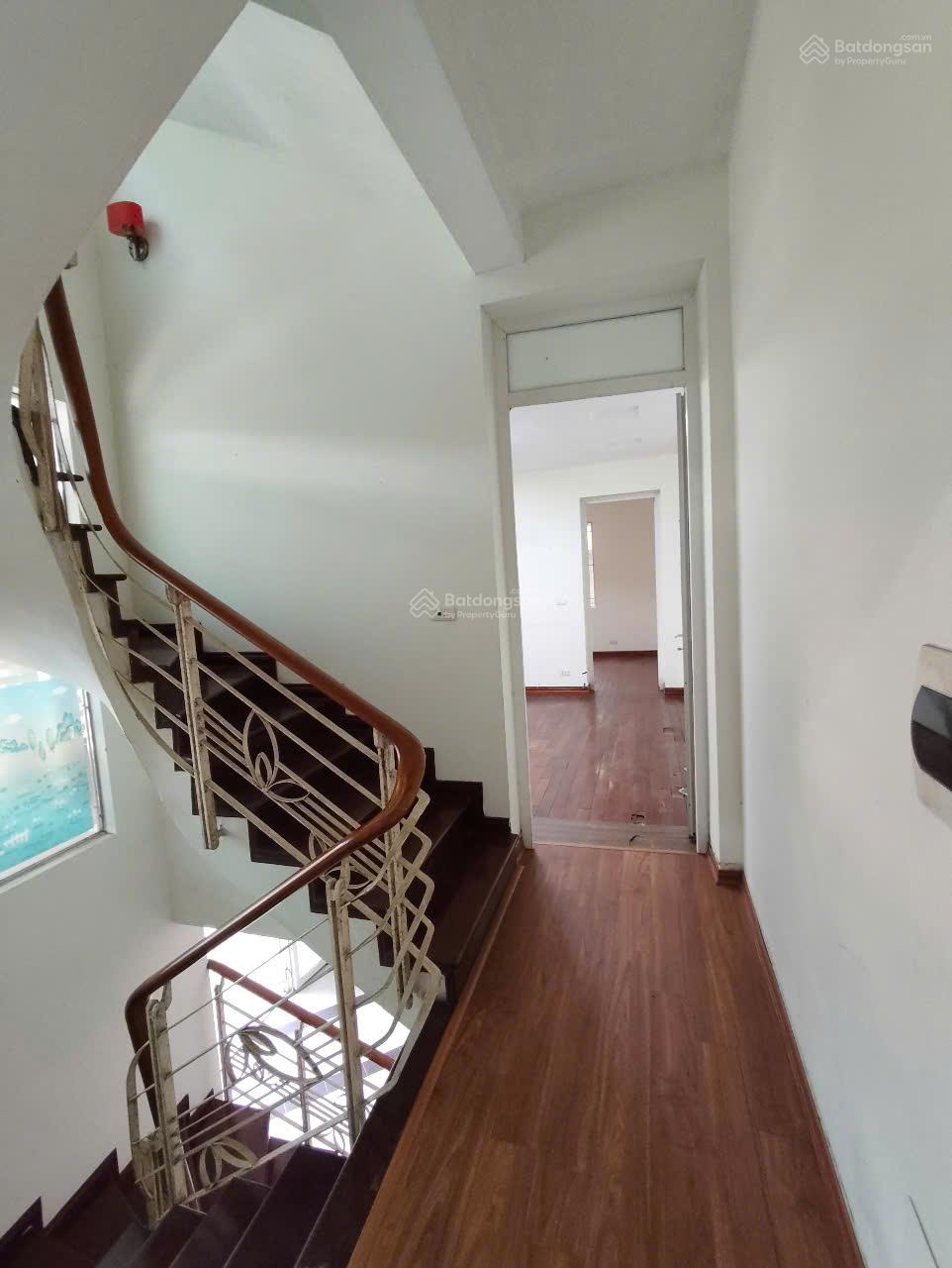CHO THUÊ NHÀ RIÊNG KĐT VĂN QUÁN - LÔ GÓC 2 MẶT TIỀN ĐƯỜNG - Ô TÔ TRÁNH - 5 PHÒNG