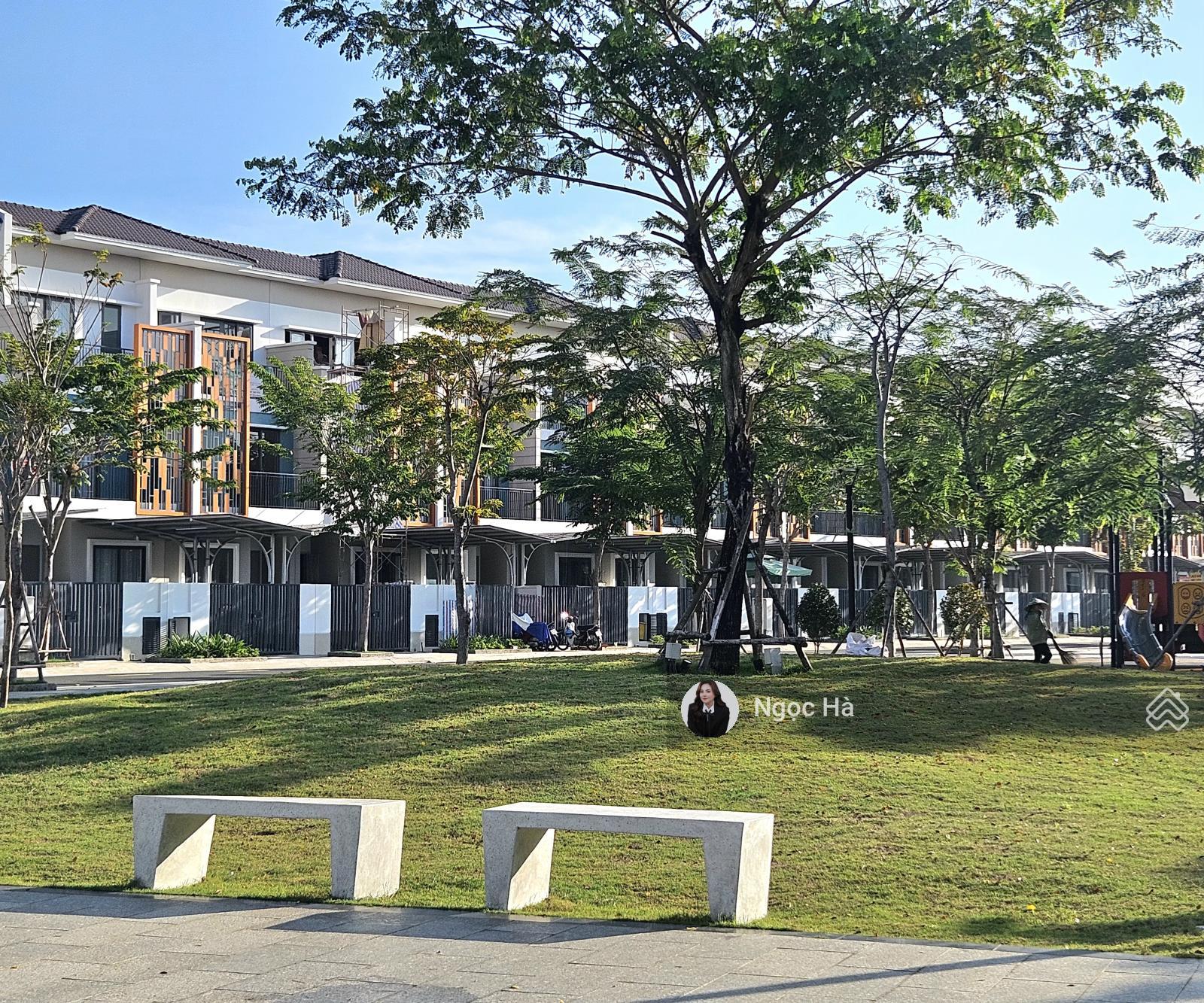 Bán Gấp Căn liên kế 3 tầng view công viên tại Vsip2 Bình Dương