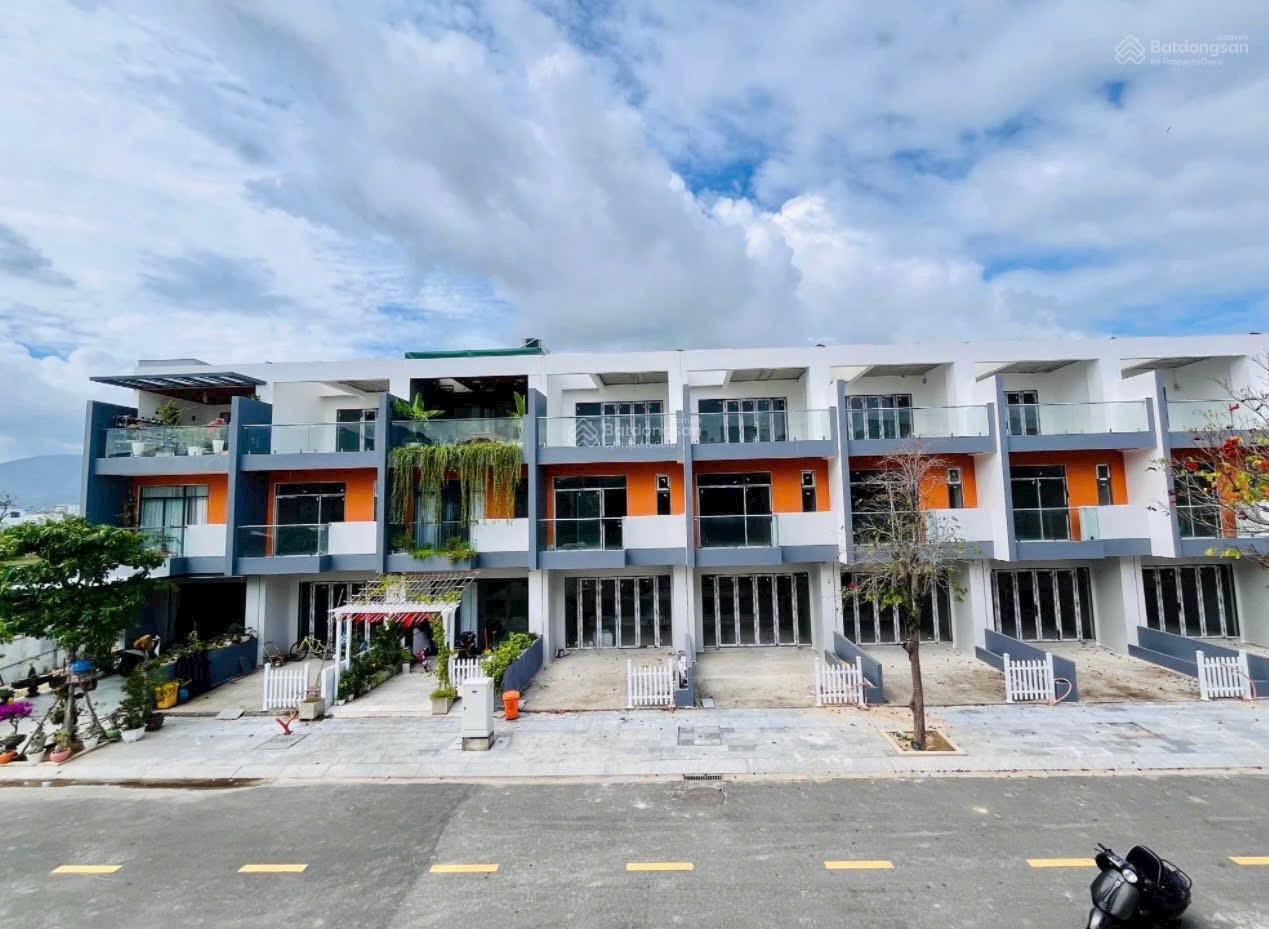 Nhà thô 3 tầng - KĐT Mỹ Gia 8 The Capella Nha Trang chỉ 5.9tỷ tặng gói nội thất vệ sing 200tr