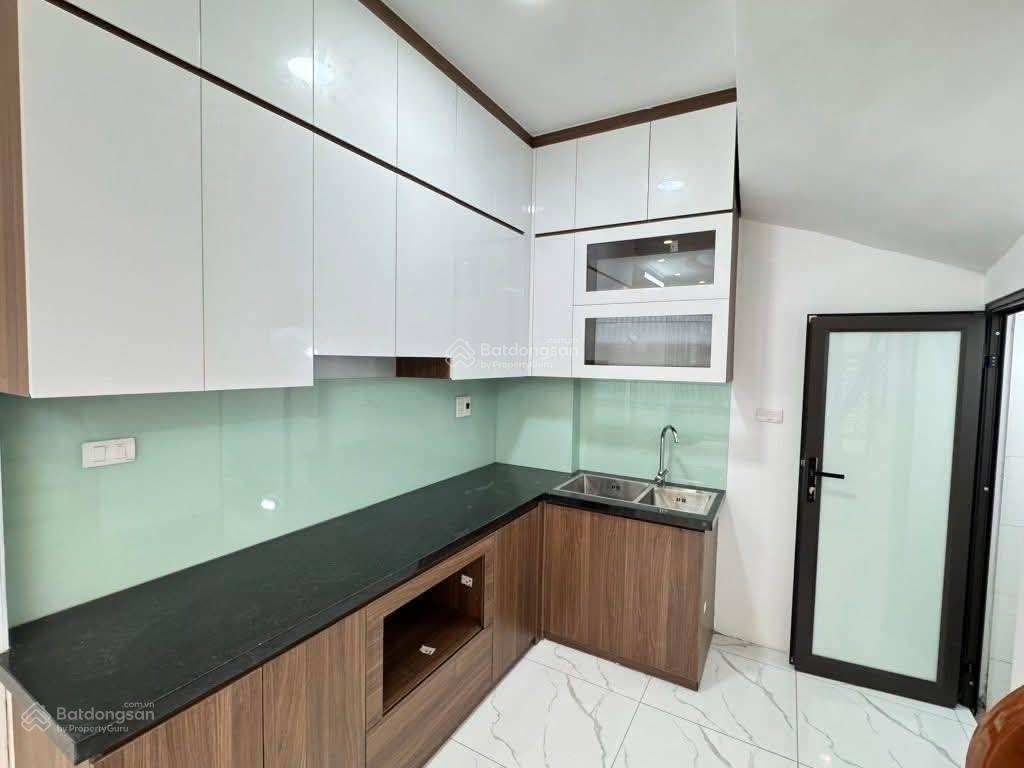 Ngay đấu giá Huỳnh Cung,37m 5 tầng 5.2 tỷ,ngõ thông ô tô