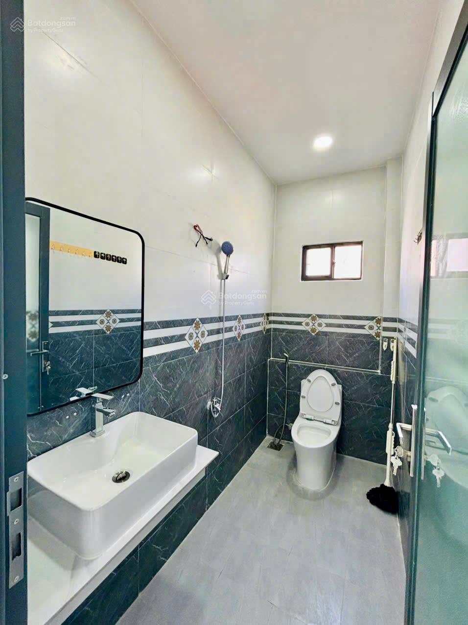 Bán nhà mới 2 tầng đường Vườn Dương ngay trung tâm TP Nha Trang - Giá dưới 2 tỷ - sổ đỏ chính chủ