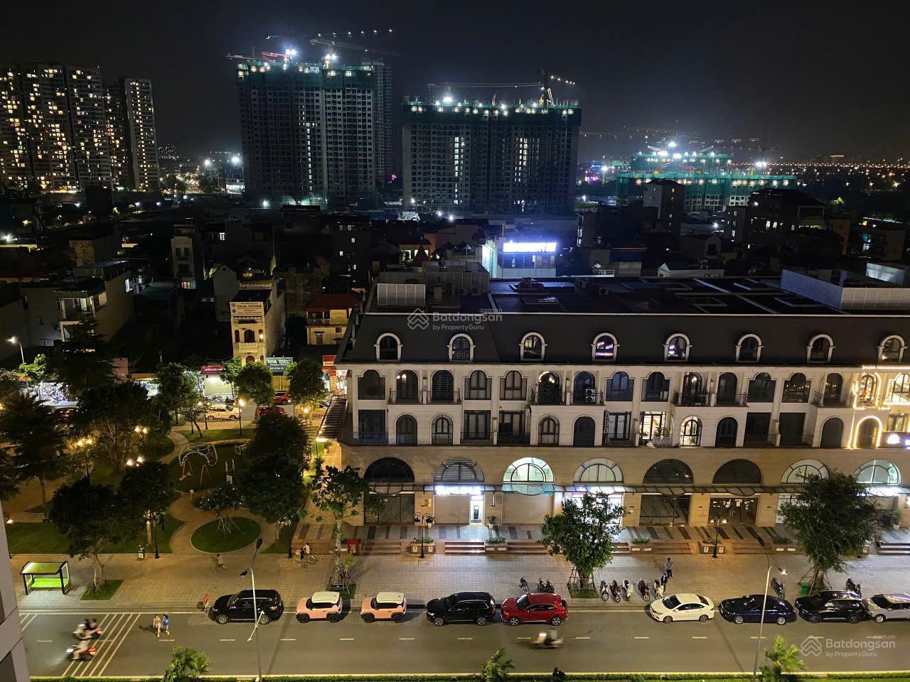 Bán căn hộ 2N2VS, tòa R1.02 Zenpark, tầng đẹp view thoáng, sẵn nội thất cao cấp.