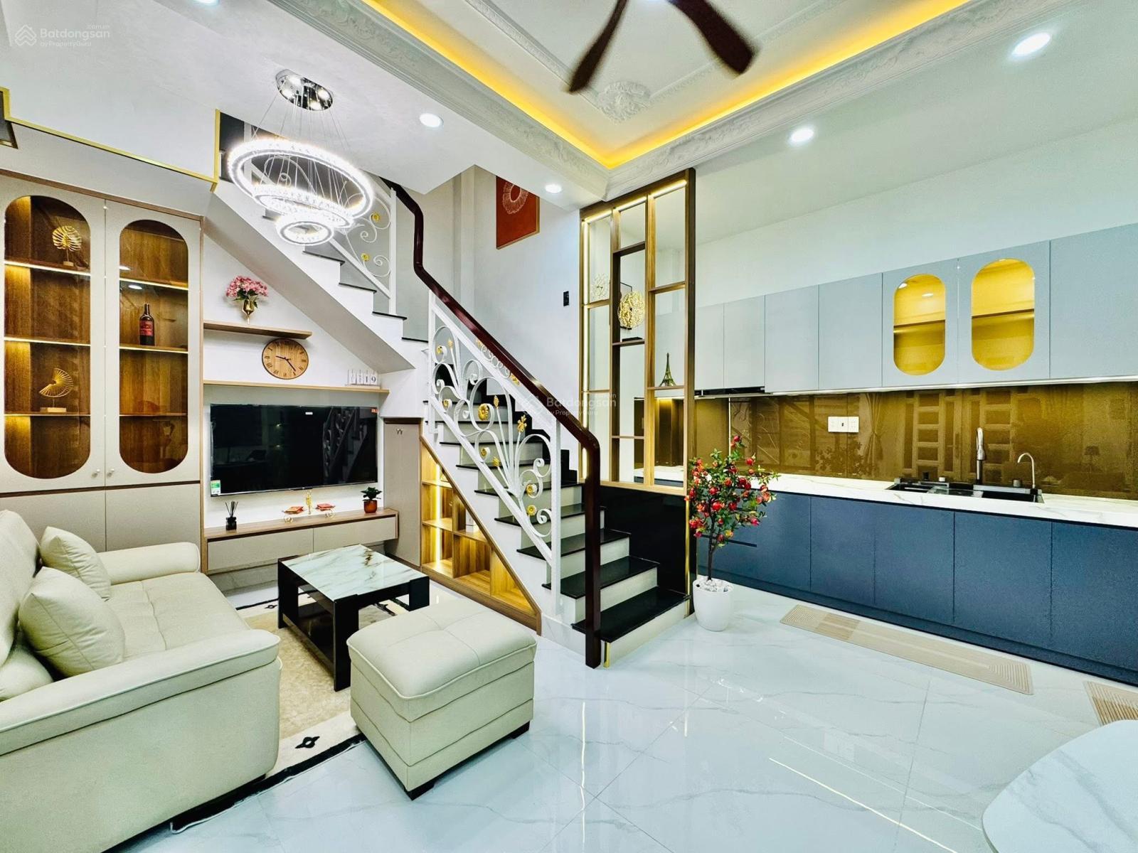 Chị Trang bán gấp nhà đường oto Hồ Văn Huê-P9-Phú Nhuận. Giá 3tỷ450/83.5m2 cho thuê 26tr/th gần chợ