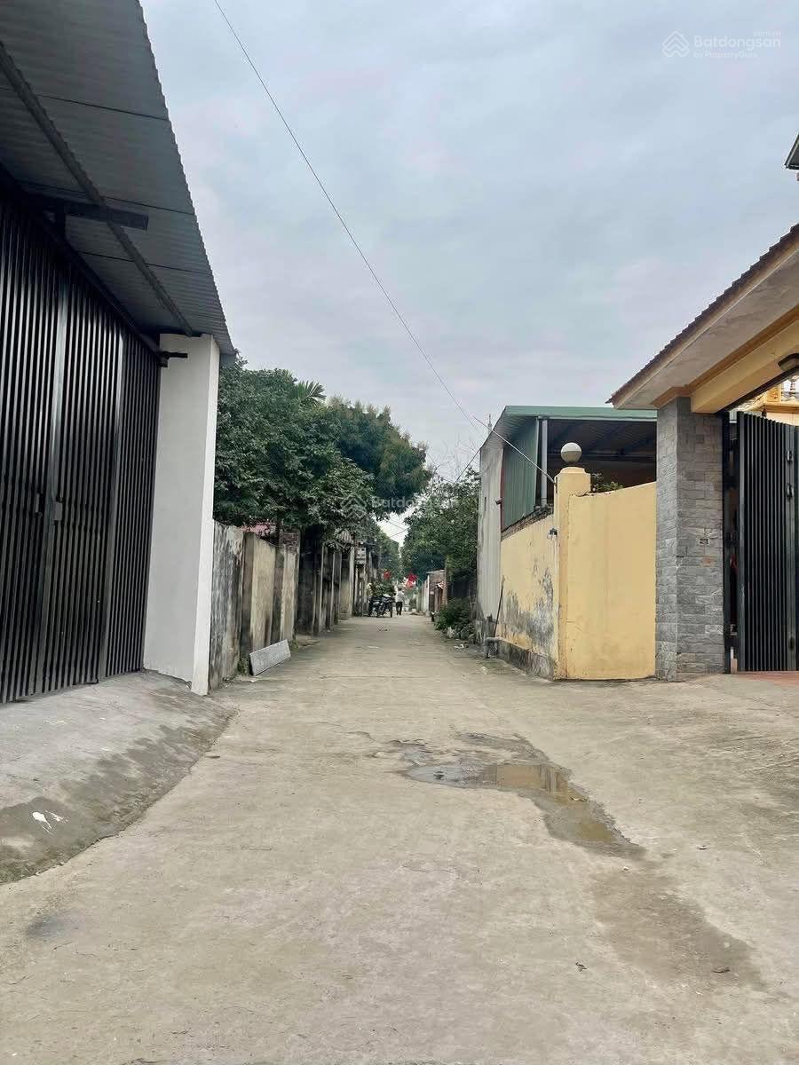 Chính chủ bán LÔ GÓC 2 MT ở Yên Vinh, Thanh Lâm, Mê Linh, HN - Vị trí: 800m ra KĐT hút giá 4.8 tỷ Chính chủ bán LÔ GÓC 2 MT ở Yên Vinh, Thanh Lâm, Mê Linh, HN - Vị trí: 800m ra KĐT hút giá 4.8 tỷ