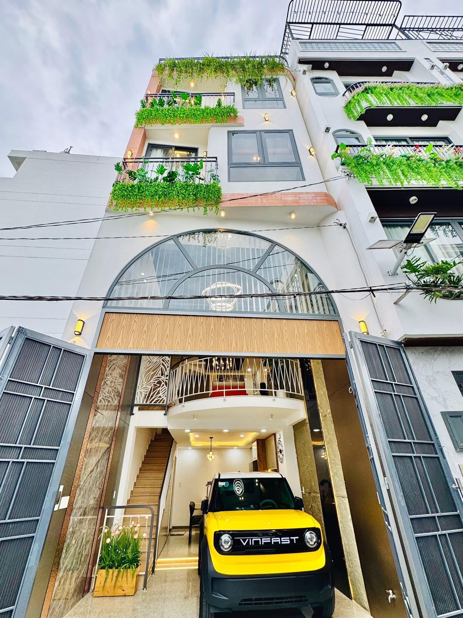 Bán gấp nhà đường xe hơi ở Cao Thắng-P3-Q3. Giá 3tỷ390/81m2,cho thuê 21tr/th gần trường THCS bàn cờ