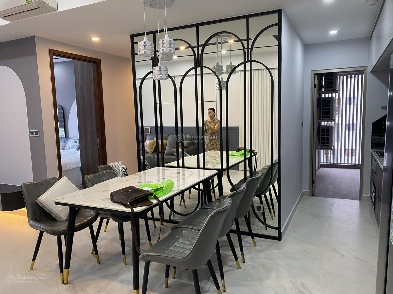 Cho thuê căn hộ Midtown Phú Mỹ Hưng 80m2 2pn 2wc lầu cao view đẹp giá cực tốt