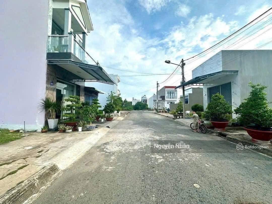 Kẹt Tiền bán nhanh lô đất thổ cư 120m2/650triệu . MTĐ. Thanh niên , Tân Phú Đông , Đồng Tháp SHR.