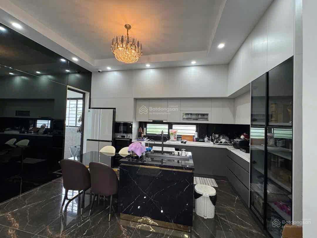 Bán nhanh biệt thự 3 tầng 150m2 (ngang 10m) mới xây đường 10m5 Nguyễn Đình Hoàn, khu Habour Sơn Trà