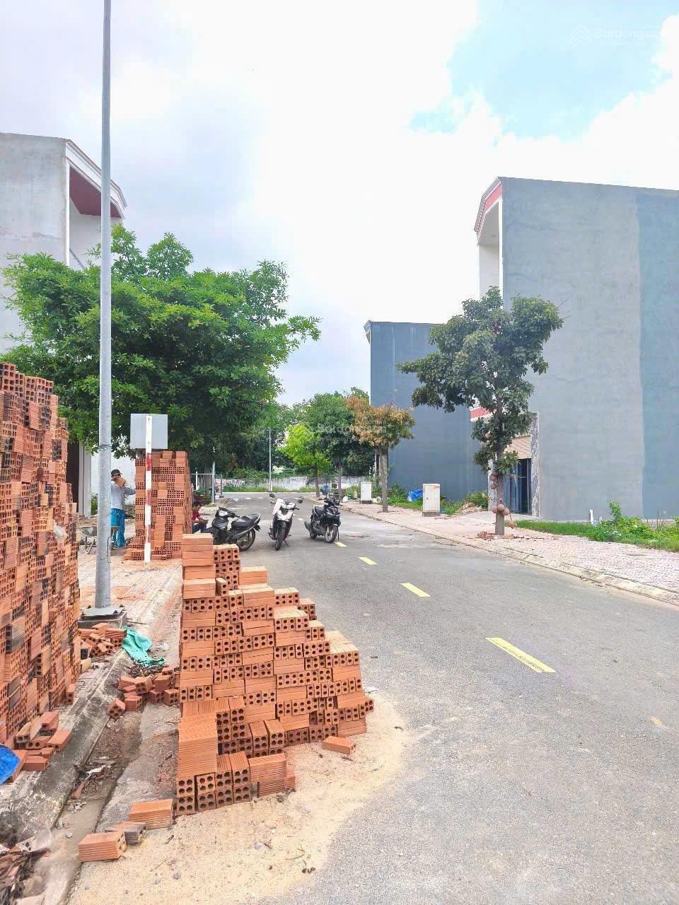 Bán đất nền khu đô thị TP. HCM mới ngay khu công nghiệp VSIP 2, dân cư đông đúc