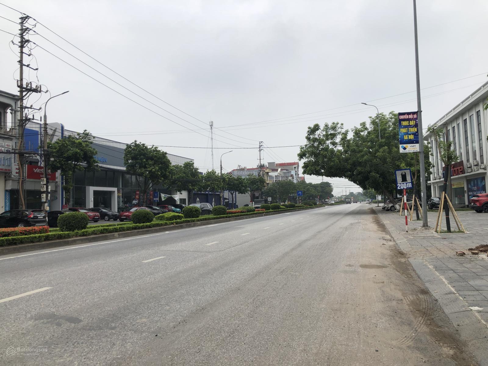 Mặt phố Trần Hưng Đạo, Con phố của các hãng xe ô tô lớn, DT 88 m2, MT 5m, giá 6 tỷ.