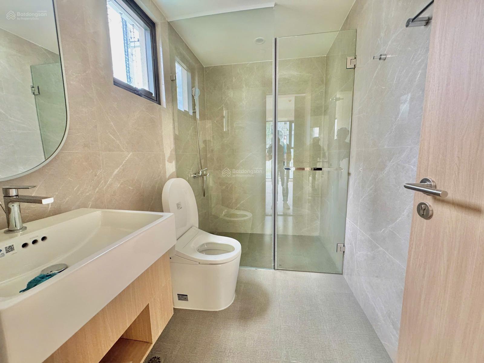 Kẹt Tiền Cần Bán gấp nhà căn hộ 2 Phòng Ngủ căn góc view như hình