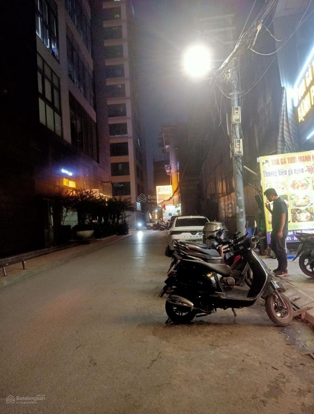 Bán nhà riêng tại Lê Văn Lương, Nhân Chính, Thanh Xuân, Hà Nội, 43 tỷ, 98m2 hàng hot